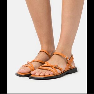Vagabond Izzy orange flat sandals NEW 11